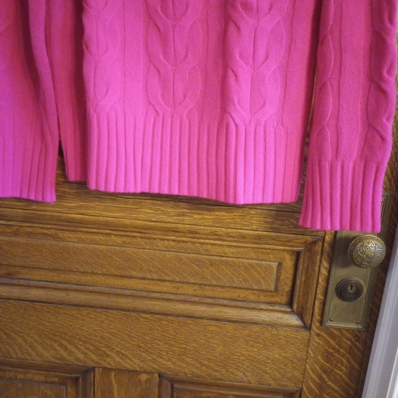Banana Republic Sweater, Size Small Raspberry Excellent - Picture 6 of 7